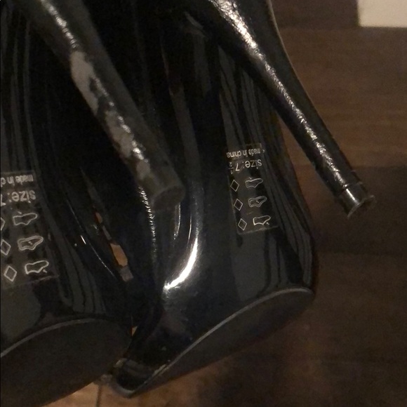 Shoes - Picture 6 of 8